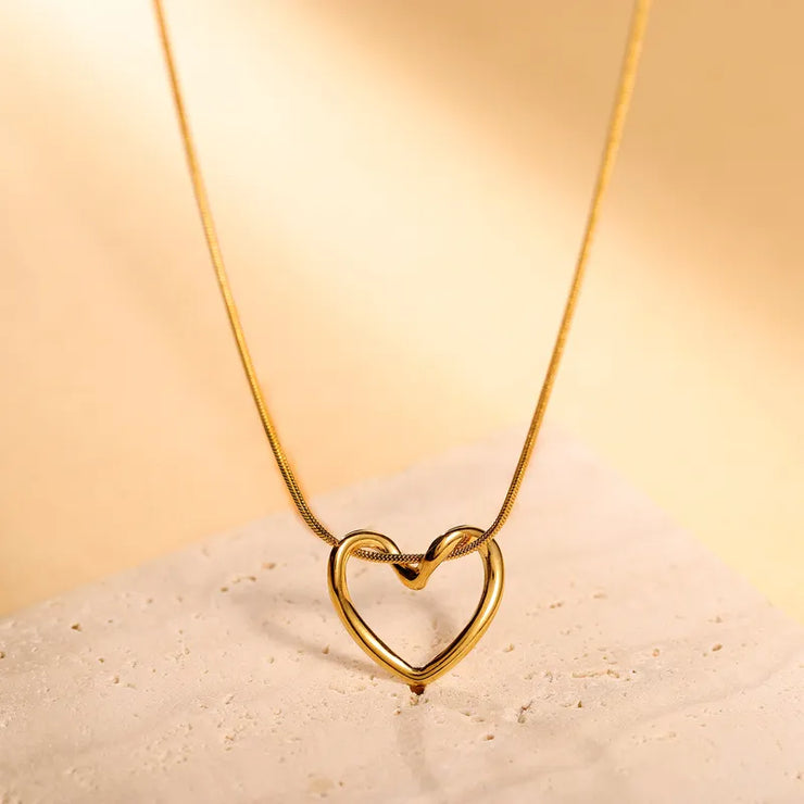 Heart Shape Hollow Out Pendant Necklace